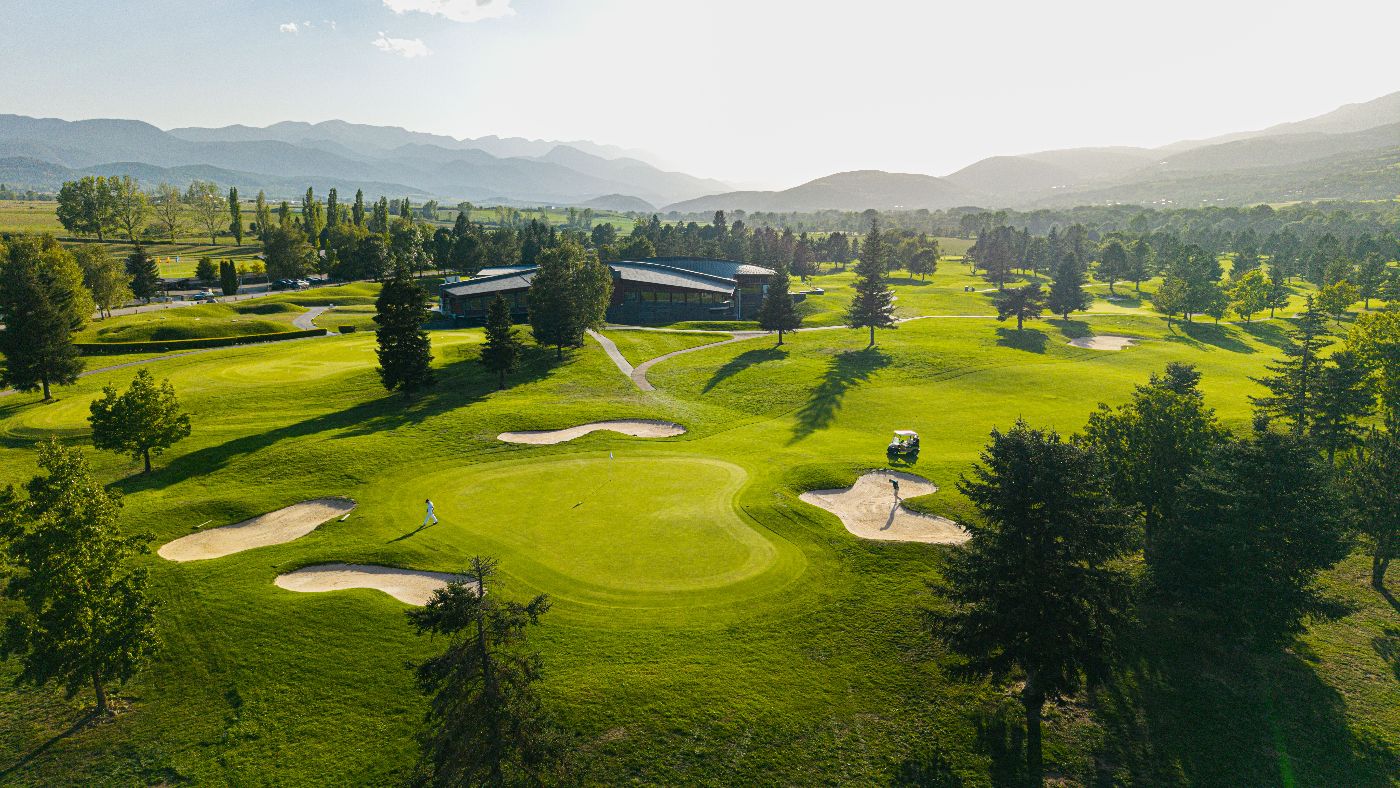Jugadores en el green de Fontanals Golf Club